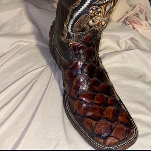 Slightly worn from the heel but still in very good condition